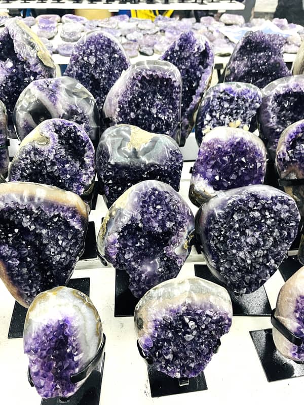 Amethyst on stands QA 